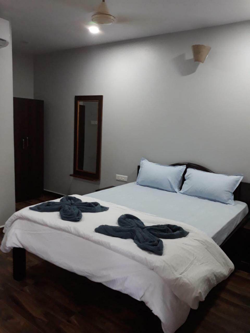 Shawn'S The Morjim Enclave Hotel Exterior photo