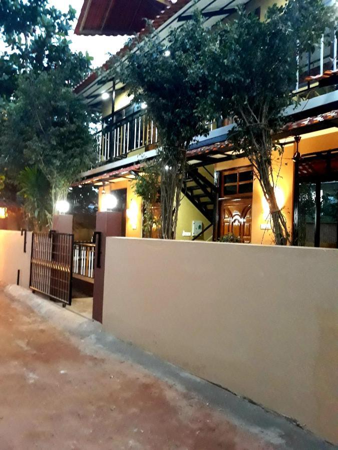 Shawn'S The Morjim Enclave Hotel Exterior photo