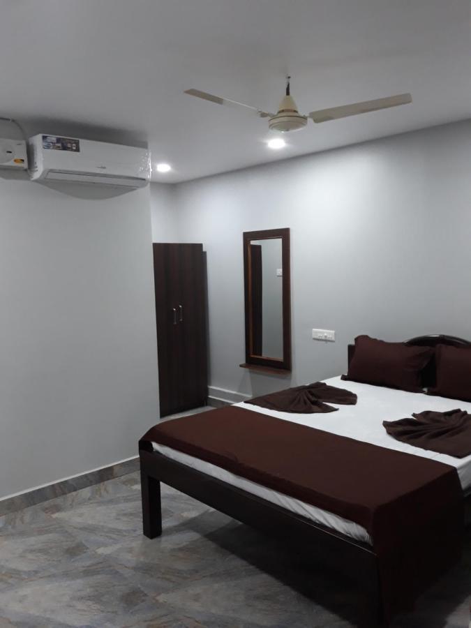 Shawn'S The Morjim Enclave Hotel Exterior photo